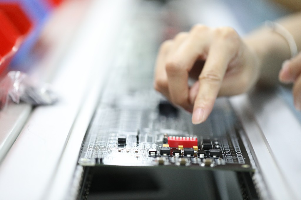 DIP插件加工在PCBA代工中有什么作用？DIP插件加工的不